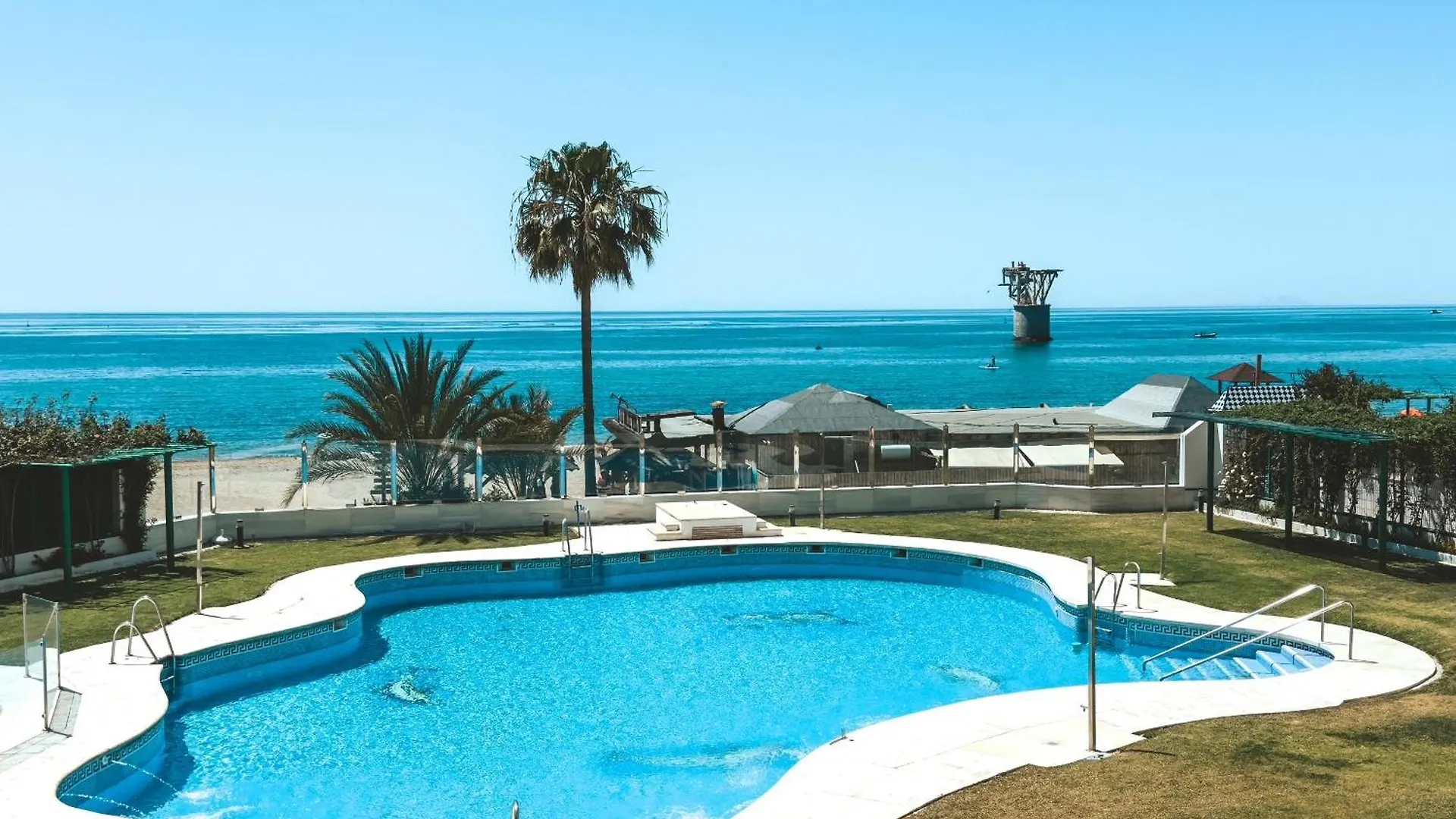 Marbella Beachfront - Exclusivo Apartamento En Primera Linea De Playa contacts